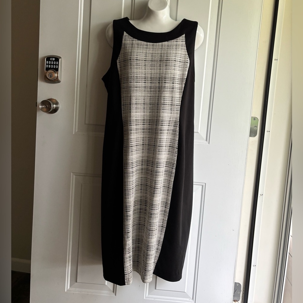 Sharagano Black and White Scuba Sheath Midi Dress